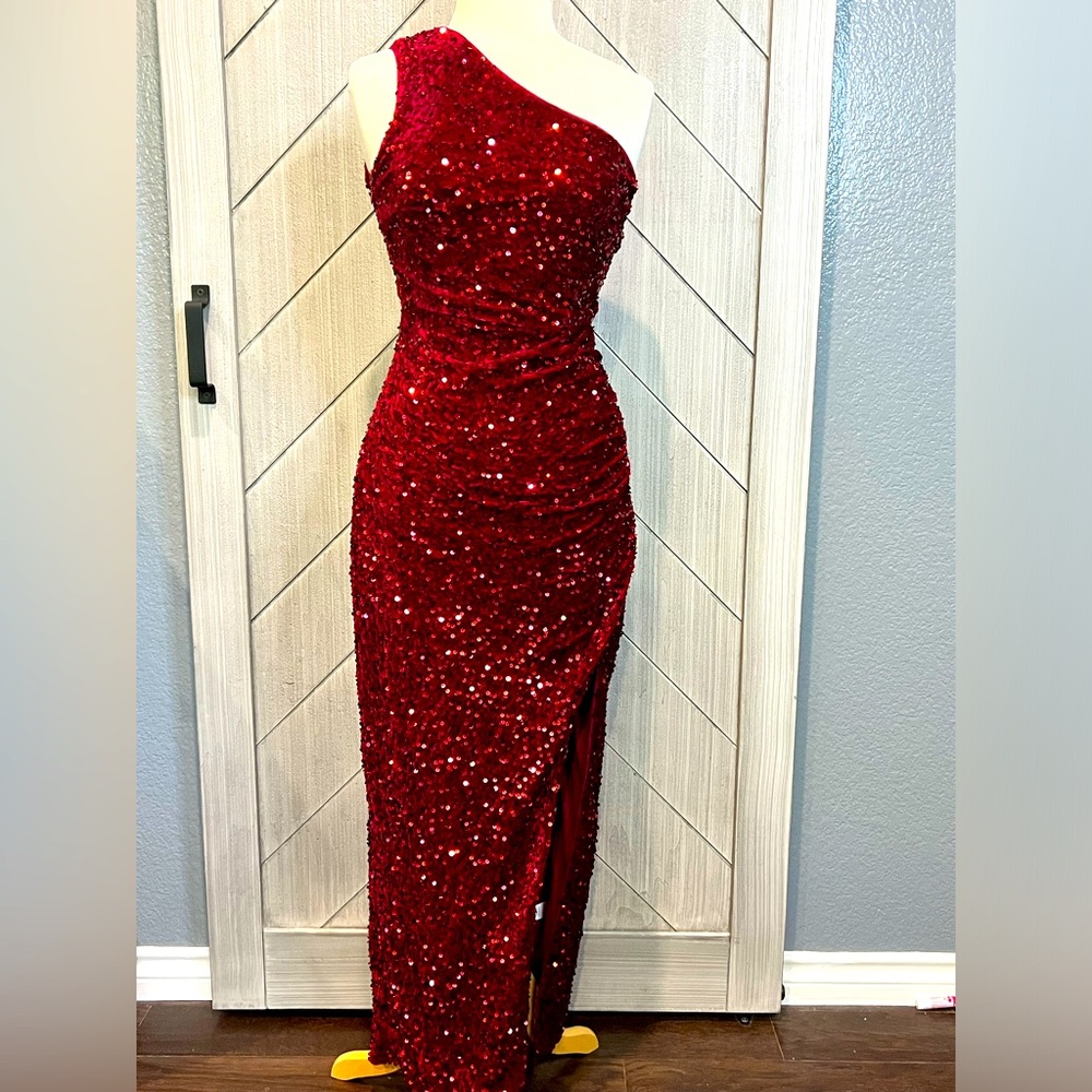 Red Sequin Prom/Formal Dress One Shoulder Long Thigh Slit Size M